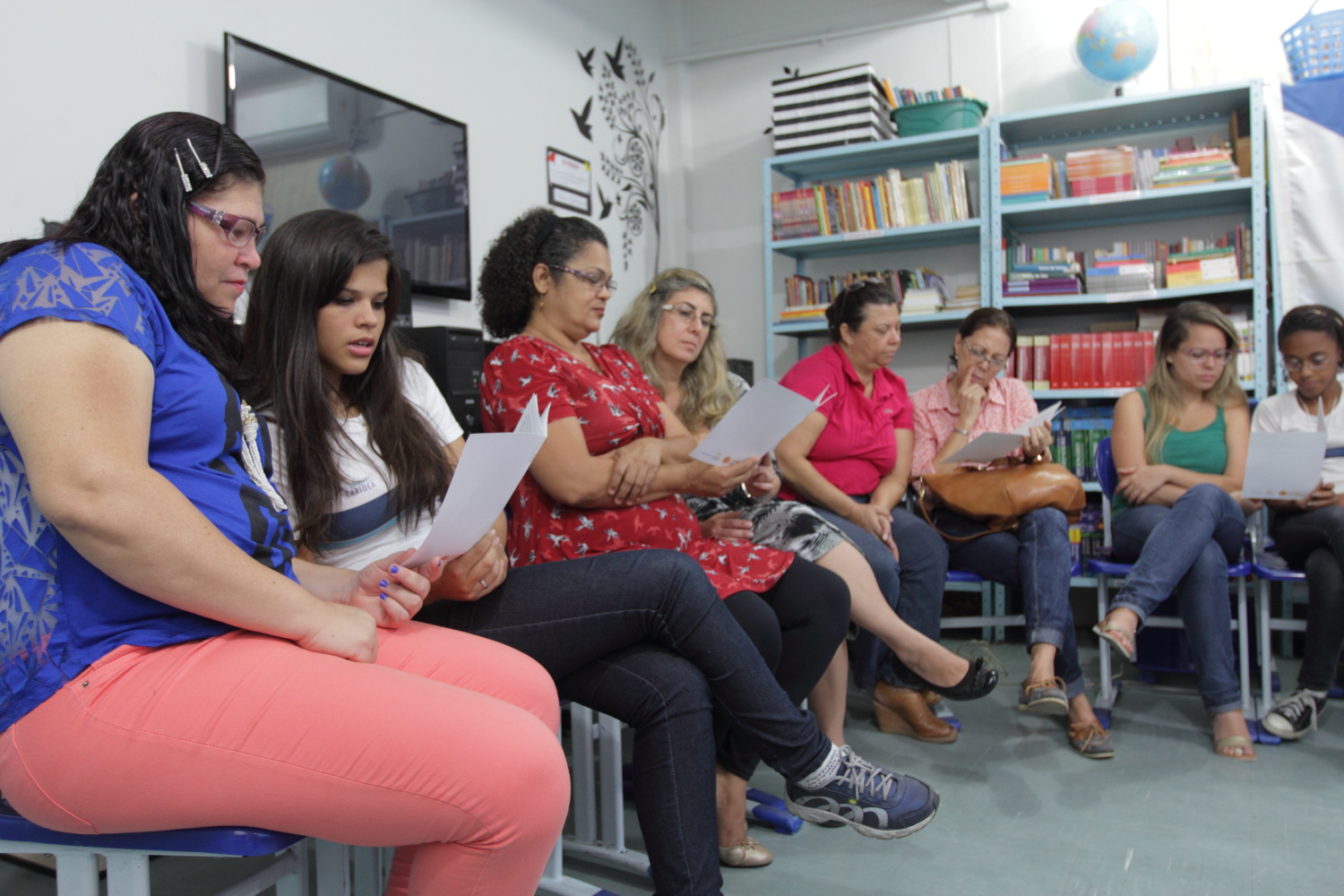 Voluntárias e alunas participam de formação sobre Tertúlias Dialógicas Literárias