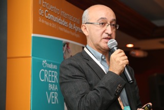 César Napoleón Reina, Director de la Institución Educativa María Parado de Bellido, de Perú, participa del Encuentro